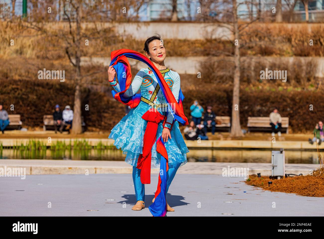 Chinese style dance hi-res stock photography and images - Alamy