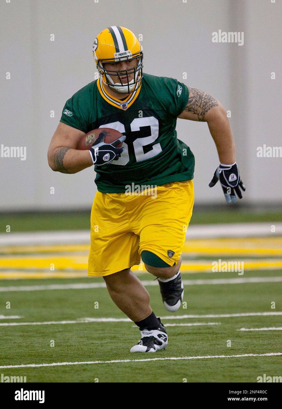 Green Bay Packers center Evan Dietrich-Smith (62) provides pass