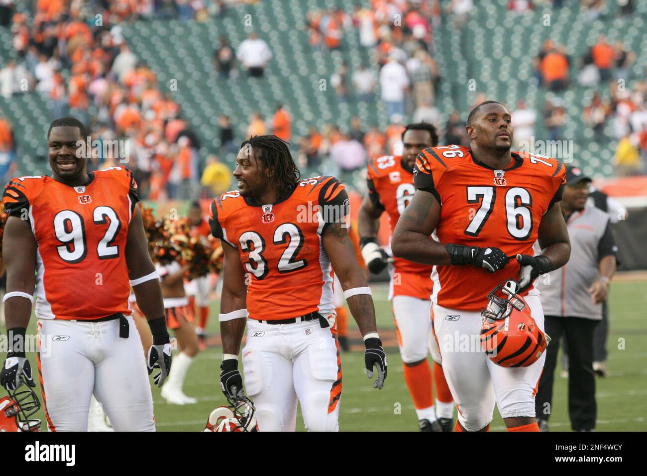 Cincinnati Bengals' Darryl Blackstock, left, talks with New