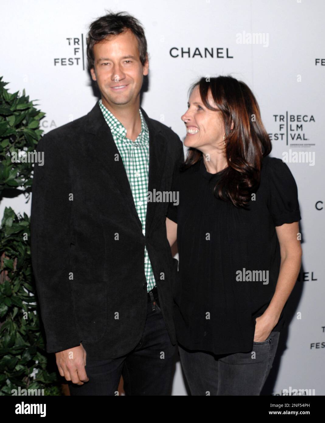 Artist Fritz Chesnut and wife actress Molly Shannon attend the 4th ...