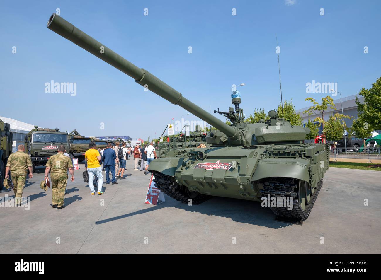 MOSCOW REGION, RUSSIA - AUGUST 18, 2022: Upgraded T-62M tank with MGOES system at Army-2022 international military-technical forum. Patriot Park Stock Photo