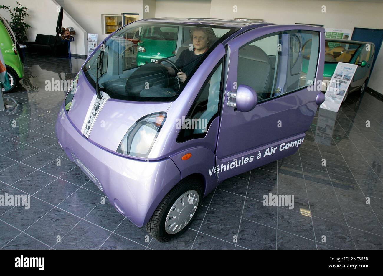 A car powered by compressed air, the "Miniflow Air" of MDI (Motor