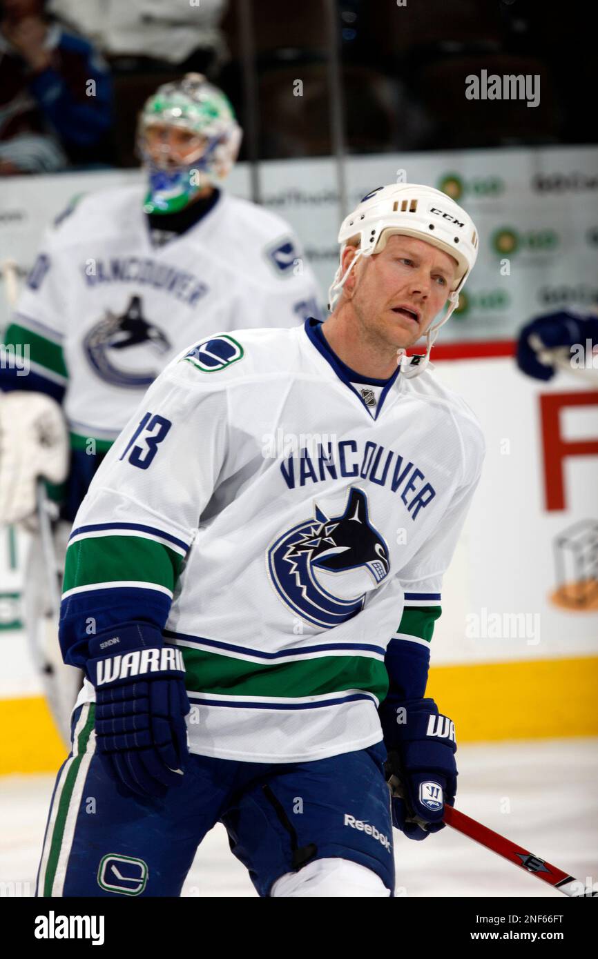 Hockey スカジャン　M Vancouver Canucks center Mats Sundin, of Sweden, warms up