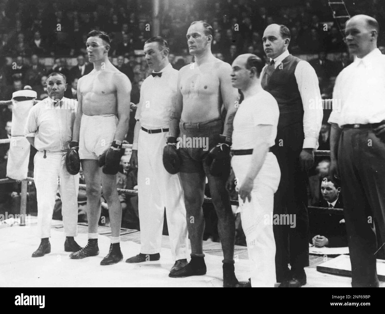 Harry Boxer British heavyweight boxer Charlie Smith, second left, before his fight ...
