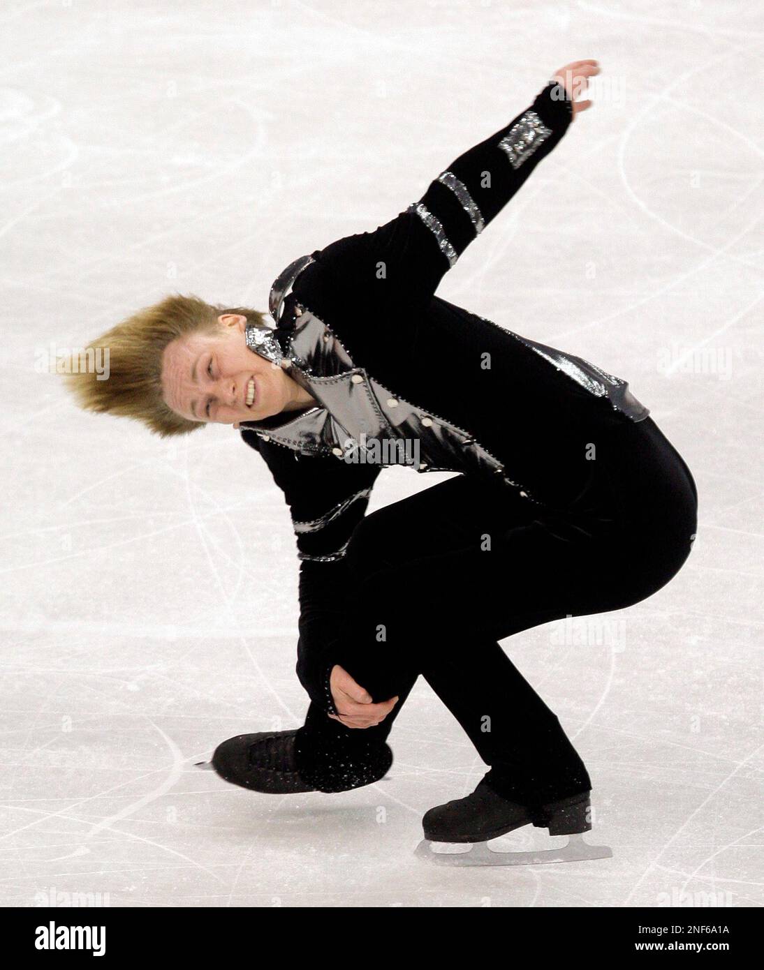Kristoffer Berntsson, of Sweden, skates during the men's free skate at the World Figure Skating Championships in Los Angeles, Thursday, March 26, 2009. (AP Photo/Jae C. Hong) Stock Photo
