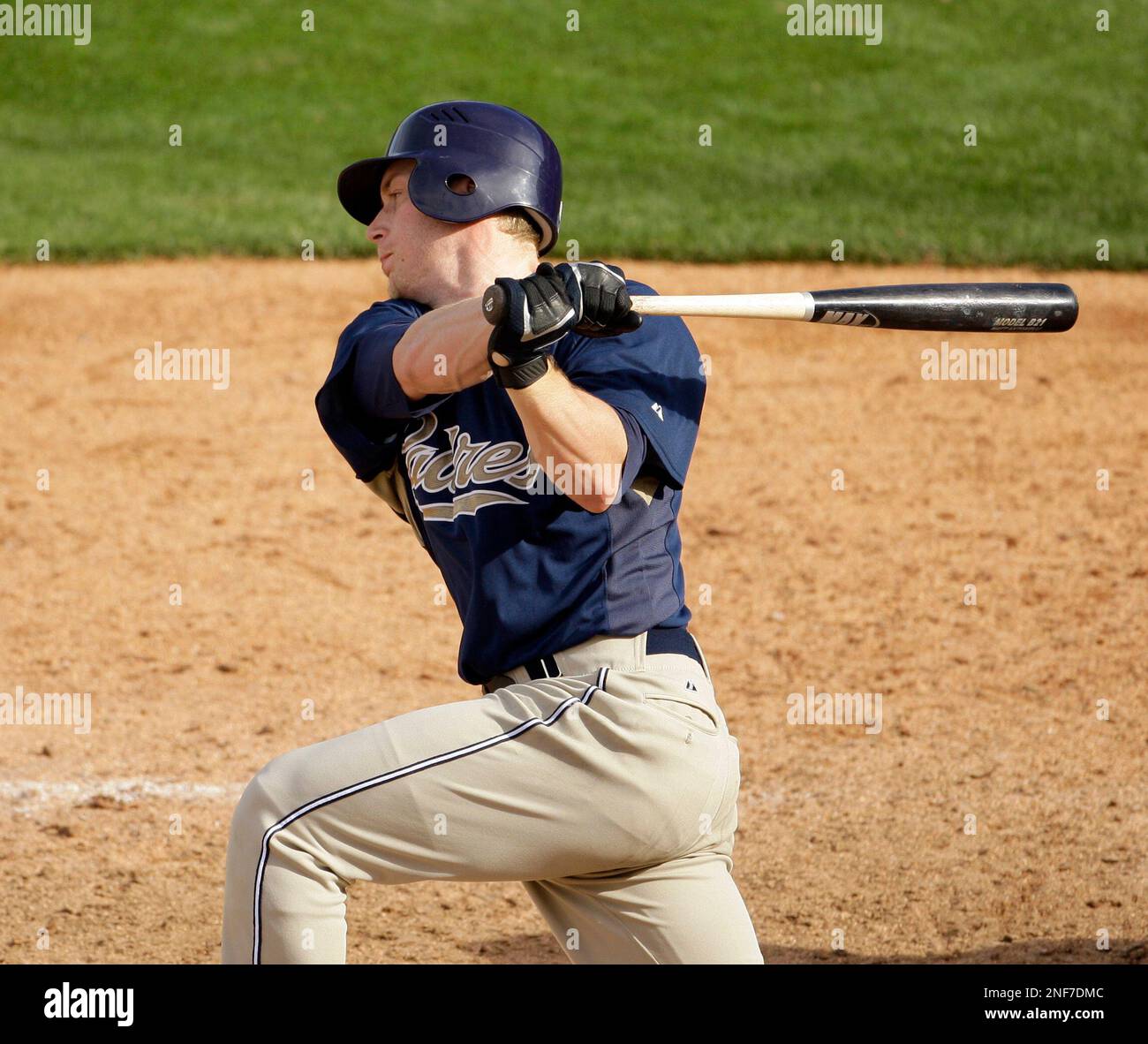 San Diego Padres second baseman Matt Antonelli works out in the batting  cage during a baseball spring training workout, Monday, Feb. 22, 2010, in  Peoria, Ariz. (AP Photo/Charlie Neibergall Stock Photo - Alamy