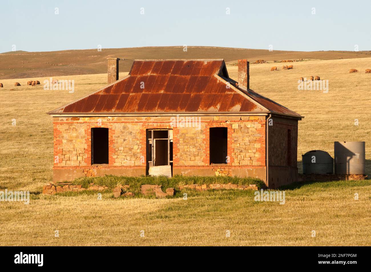 Abandoned farmhouse featured on the cover of Midnight Oil’s ‘Diesel and Dust’ album , Burra, South Australia Stock Photo