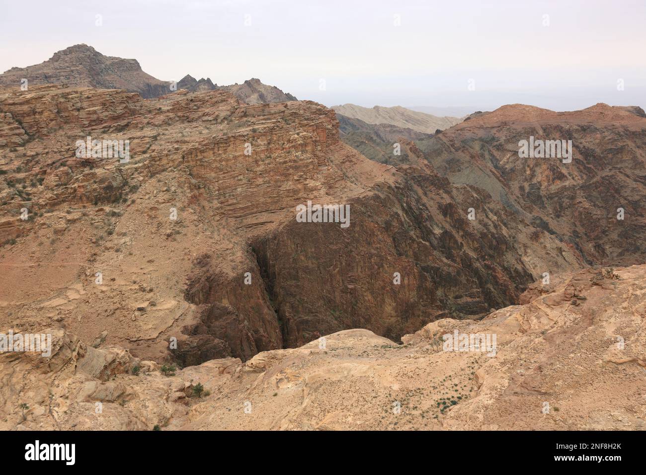 Felslandschaft in Umm al-Biyara, verlassene Felsenstadt Petra, al-Batra, Hauptstadt des Königreichs der Nabatäer, Jordanien, UNESCO-Weltkulturerbe  / Stock Photo