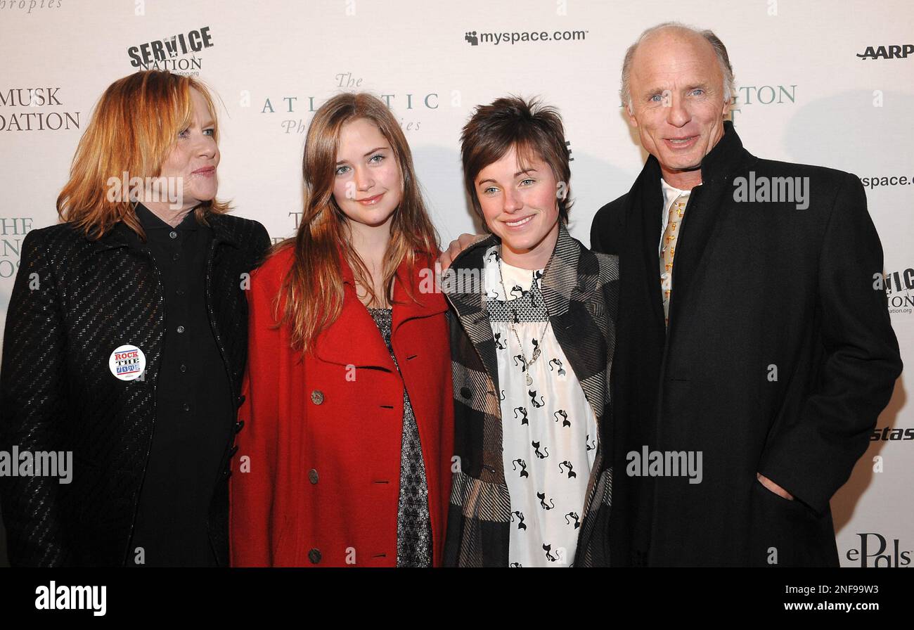 Actress Amy Madigan, left, and actor Ed Harris pose with their ...