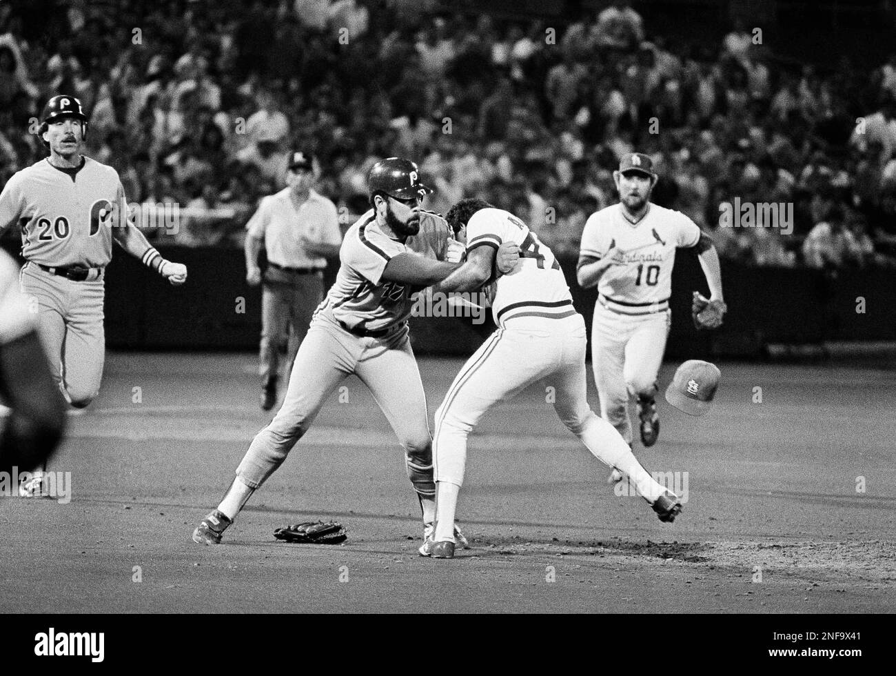 St. Louis Cardinals' pitcher Joaquin Andujar, right, and the