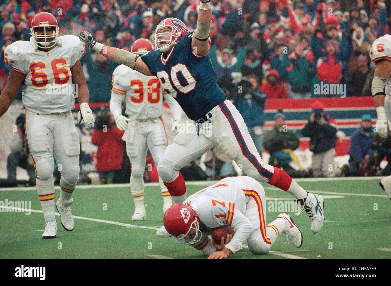 58 Buffalo Bills Phil Hansen Photos & High Res Pictures - Getty Images