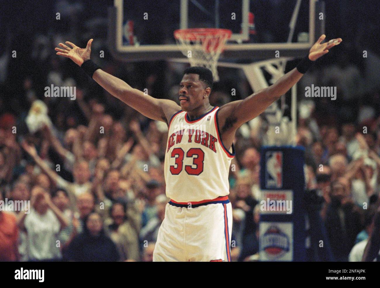 Patrick Ewing competing for the NBA New York Knicks Stock Photo - Alamy