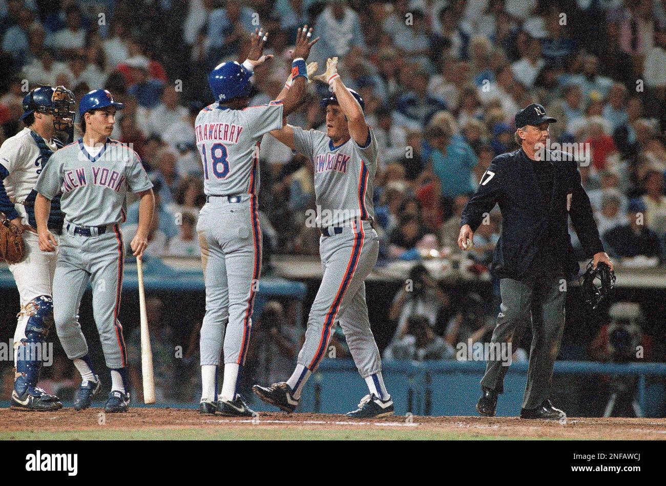 I received my 1988 New York Mets Darryl Strawberry Batting