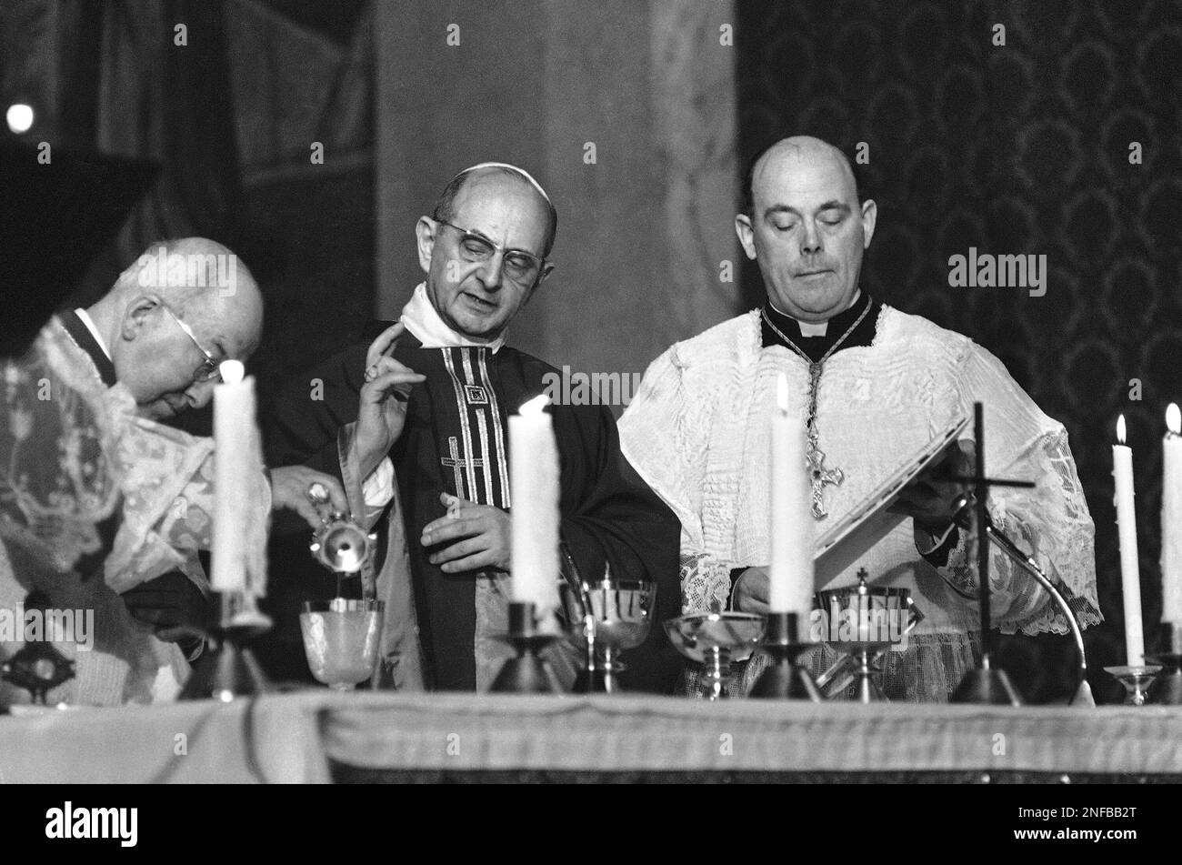 Pope Paul Vi, Center, Celebrates A Mass During A Lenten Visit To The 