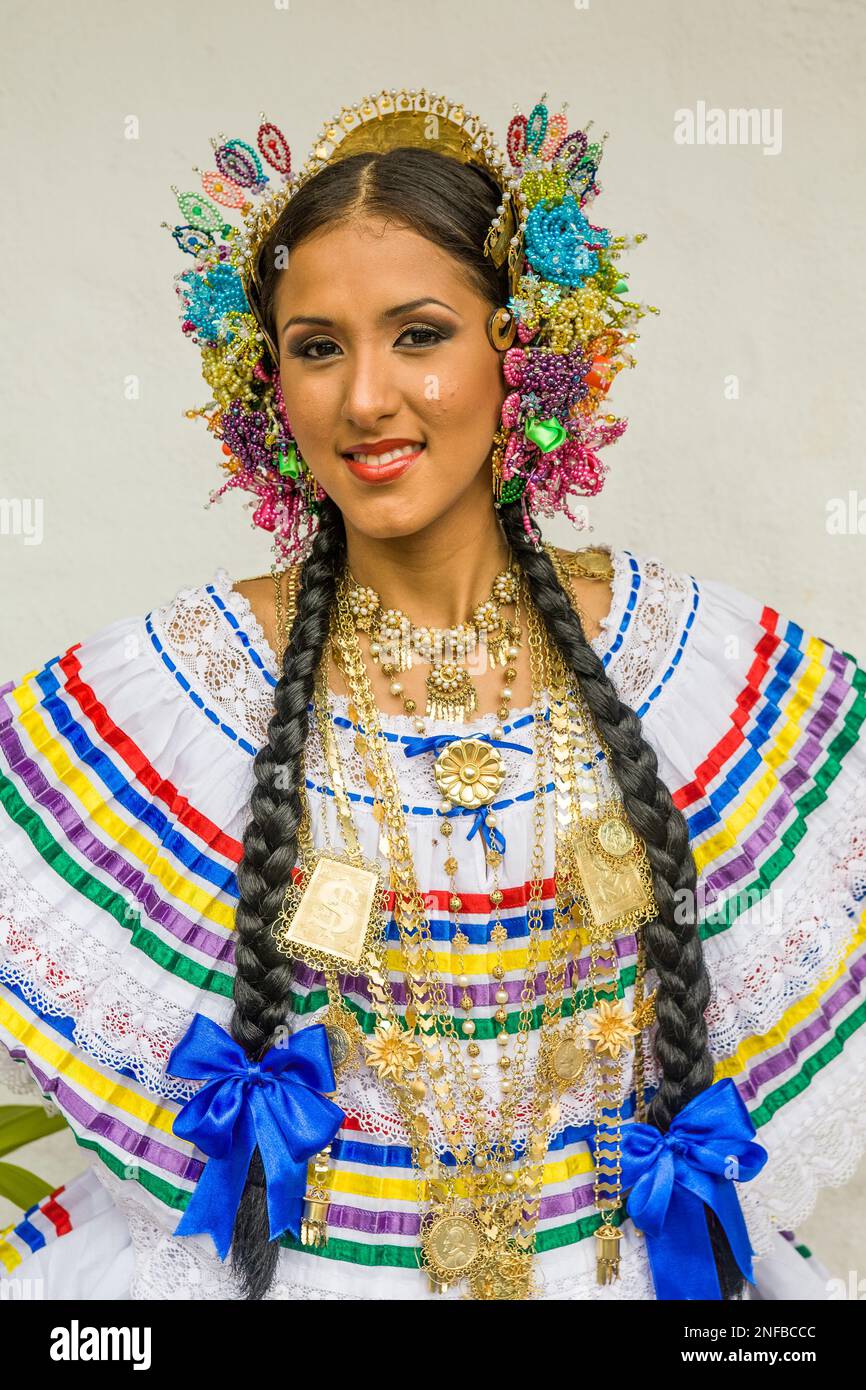 Pollera hi-res stock photography and images - Page 3 - Alamy