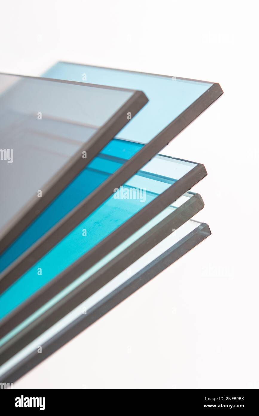 Sheets of Factory manufacturing tempered clear float glass panels cut