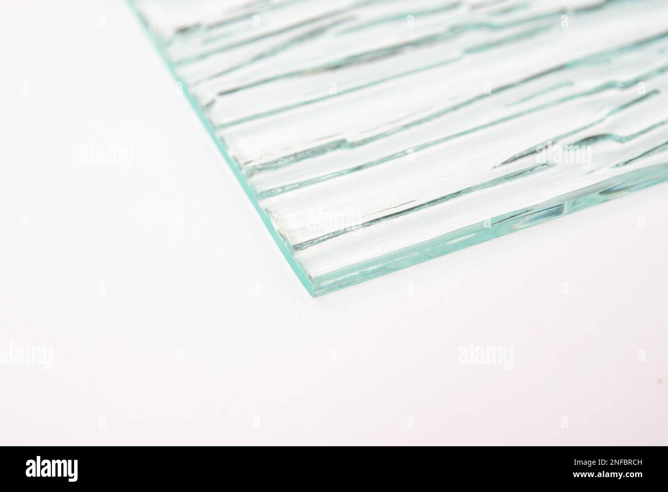 Sheets of Factory manufacturing tempered clear float glass panels cut