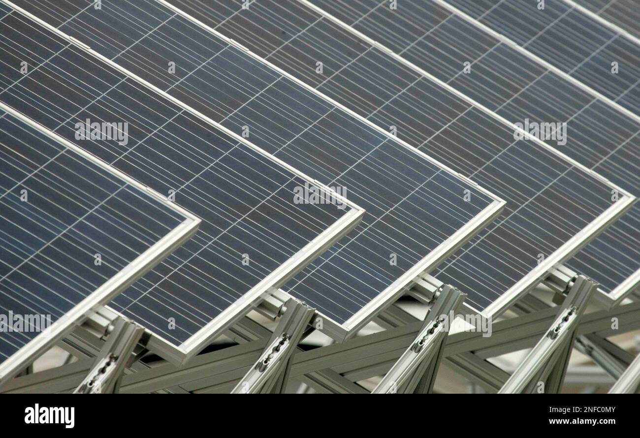 Blick Auf Solarmodule Am Mittwoch 19 Nov 2008 Im Thueringischen blick-auf-solarmodule-am-mittwoch-19-nov-2008-im-thueringischen