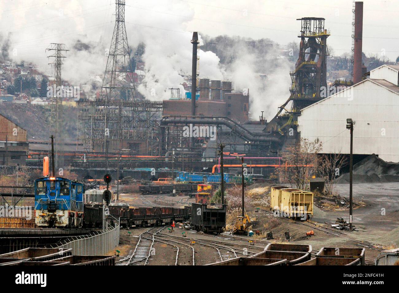 https://c8.alamy.com/comp/2NFC41H/this-is-part-of-united-states-steel-corps-edgar-thomson-works-in-braddock-pa-monday-nov-17-2008-pittsburgh-based-united-states-steel-corp-which-posted-record-profits-for-the-three-months-ended-in-september-said-it-was-laying-off-675-workers-in-the-us-and-canada-due-to-weaker-demand-amid-the-economic-downturn-ap-photogene-j-puskar-2NFC41H.jpg