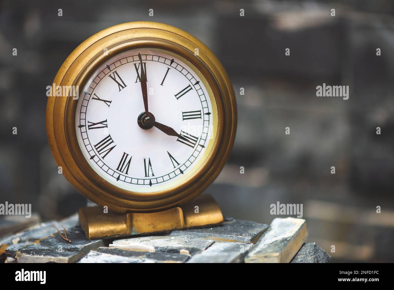 Vintage background with retro alarm clock Stock Photo - Alamy