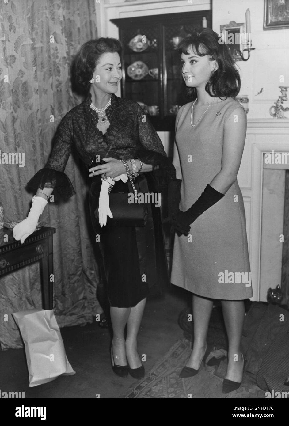Indian born, British actress Vivien Leigh, 52, talks to actress Nicola ...