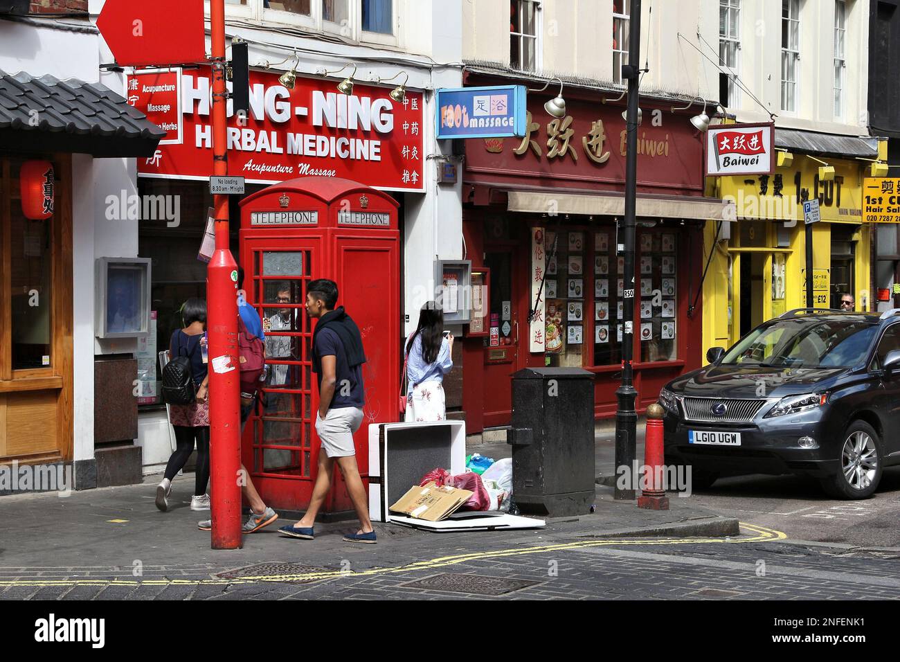 Chinese medicine shop in chinatown hi-res stock photography and images -  Alamy