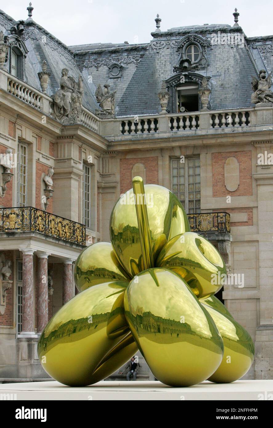 Jeff Koons Versailles A view of