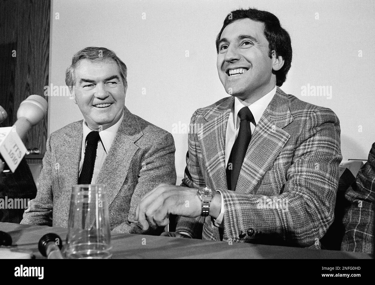 Veteran sportscaster Ken Coleman, left, and former Boston Red Sox slugger Rico Petrocelli at a Boston news conference, Wednesday, Nov