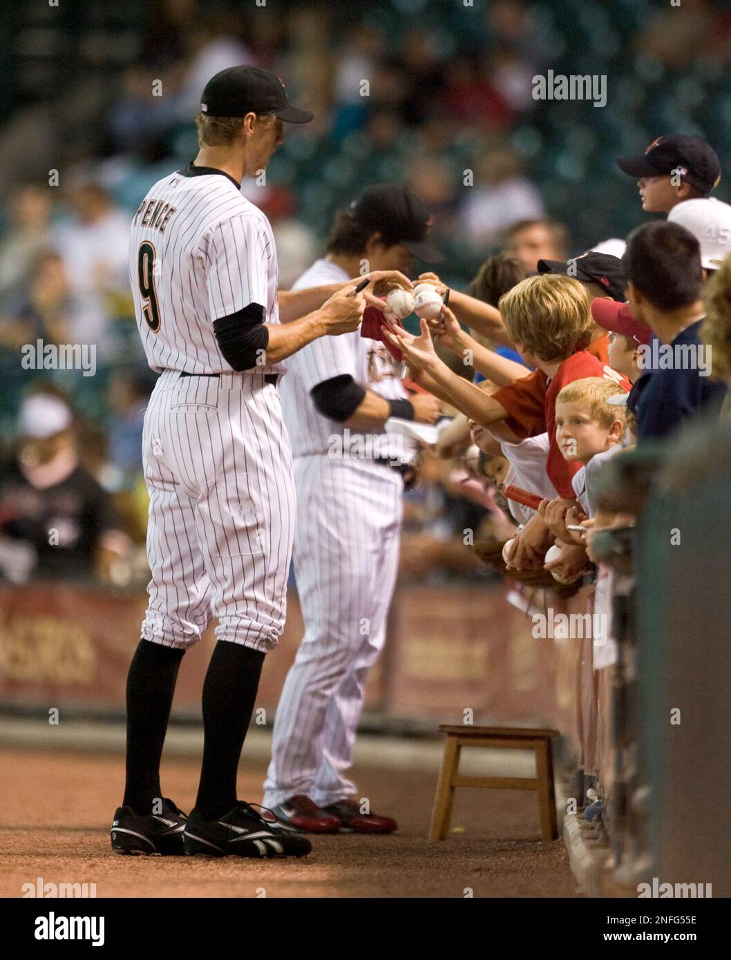 Hunter Pence Signs