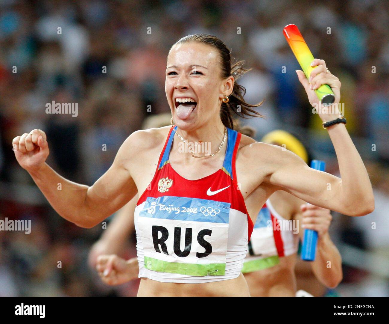 Russia's Yuliya Chermoshanskaya celebrates winning the gold in the