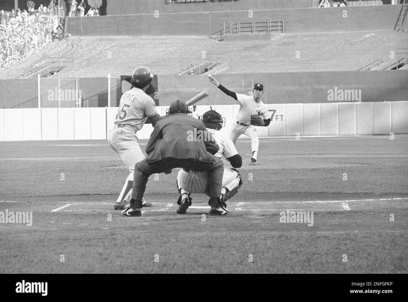 New York Yankees pitcher Jim Beattie delivers first pitch a ball to Los Angeles Dodgers Davey