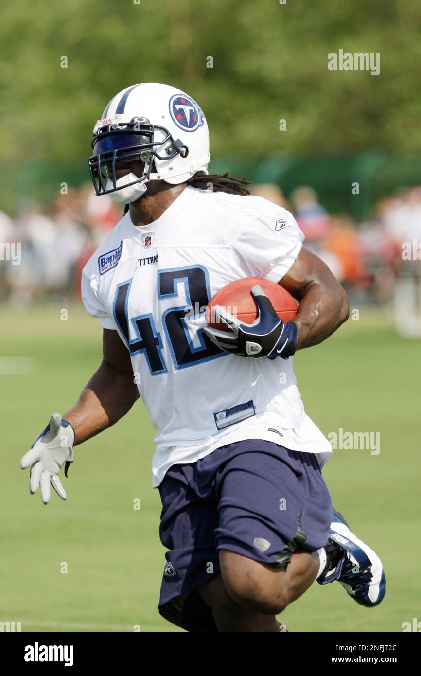 Tennessee Titans running back Chris Henry is shown during football training  camp Saturday, July 26, 2008, in Nashville, Tenn. (AP Photo/Mark Humphrey  Stock Photo - Alamy