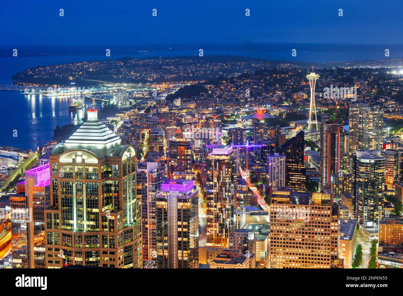 Seattle, Washington, USA downtown skyline at night Stock Photo - Alamy