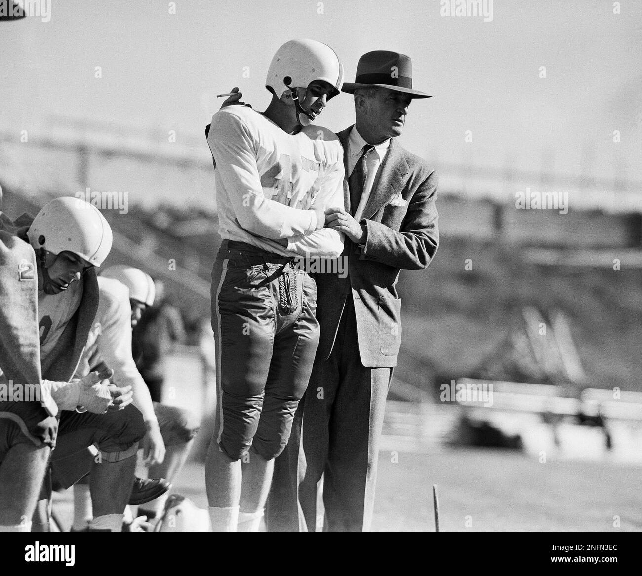 Texas head coach Blair Cherry gives Gib Dawson instructions before sending  him into the game with Baylor in Waco, Tex., Nov. 11, 1950. (AP Photo/Carl  E. Linde Stock Photo - Alamy