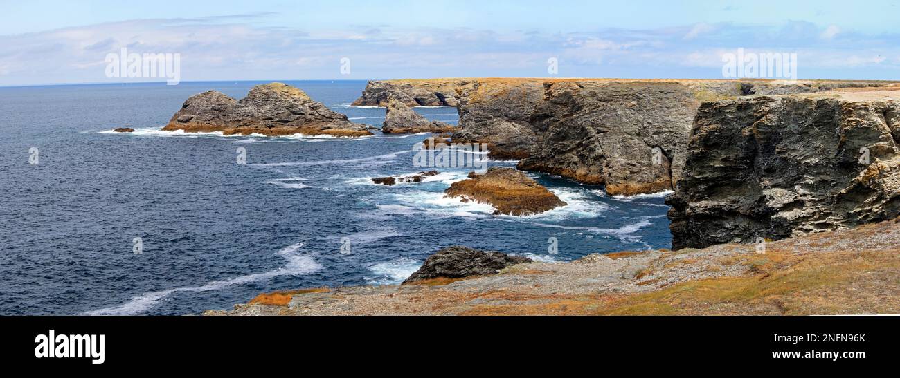 Belle-Ile-en-Mer. Sauzon. Wild coast towards the cave of the Apothecary ...