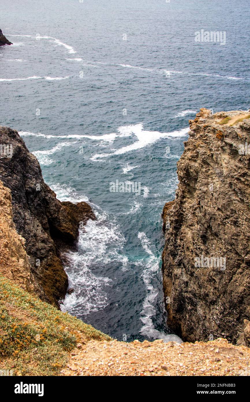 Belle-Ile-en-Mer. Sauzon. Wild coast towards the cave of the Apothecary ...