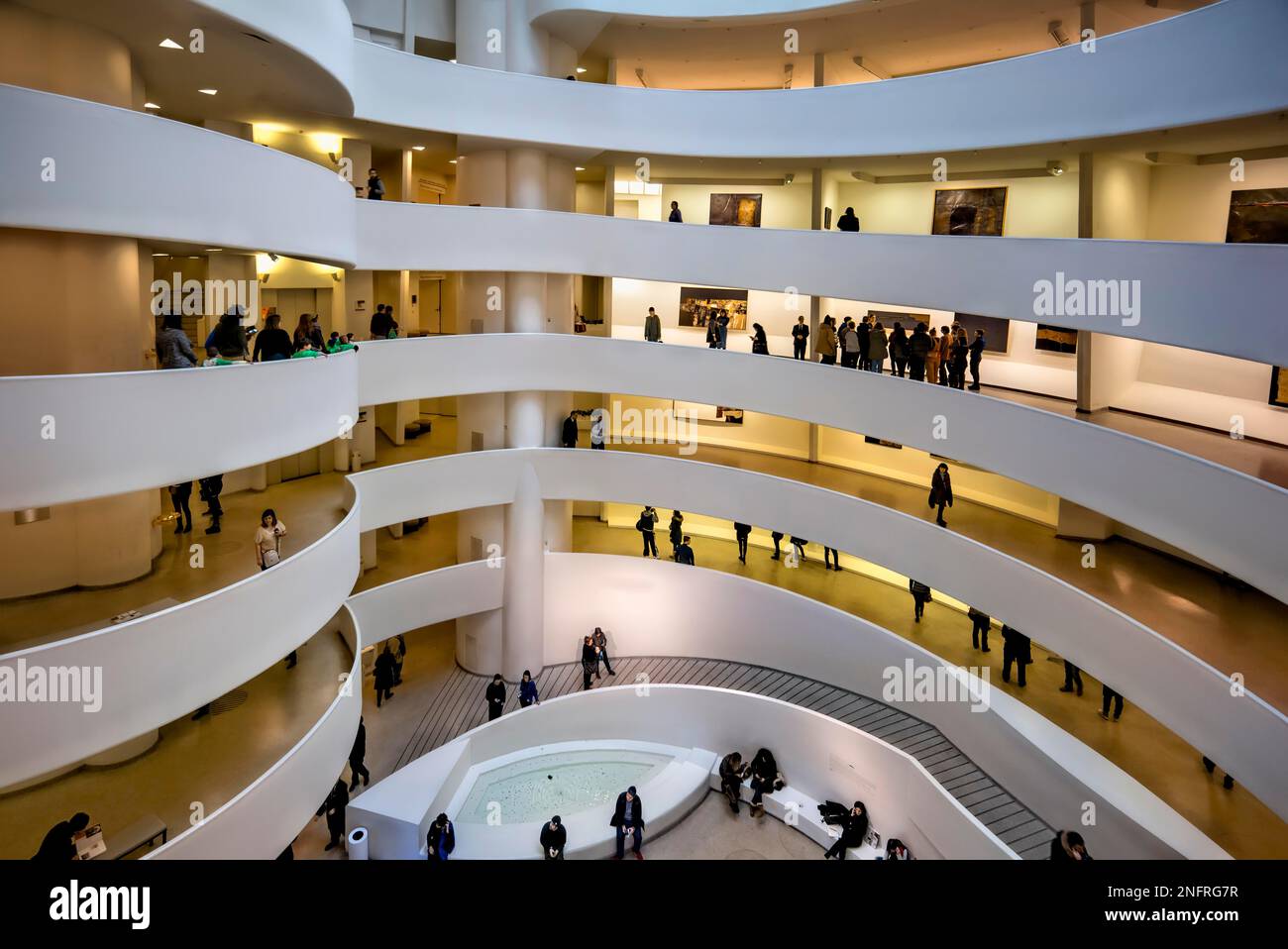 New York. Manhattan. Solomon Guggenheim Museum Stock Photo Alamy