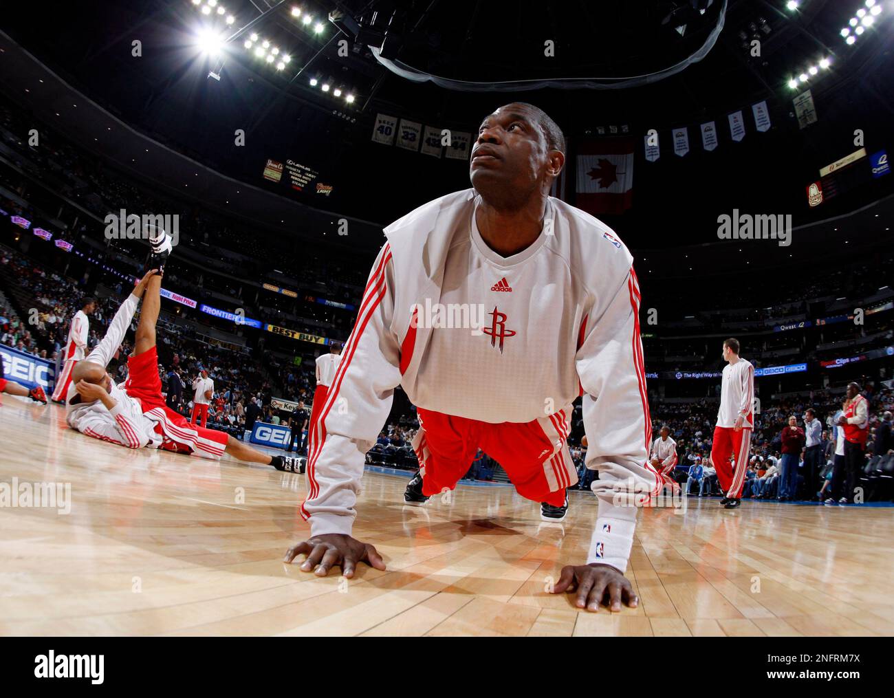 Mutombo Rockets Dikembe Mutombo Geico
