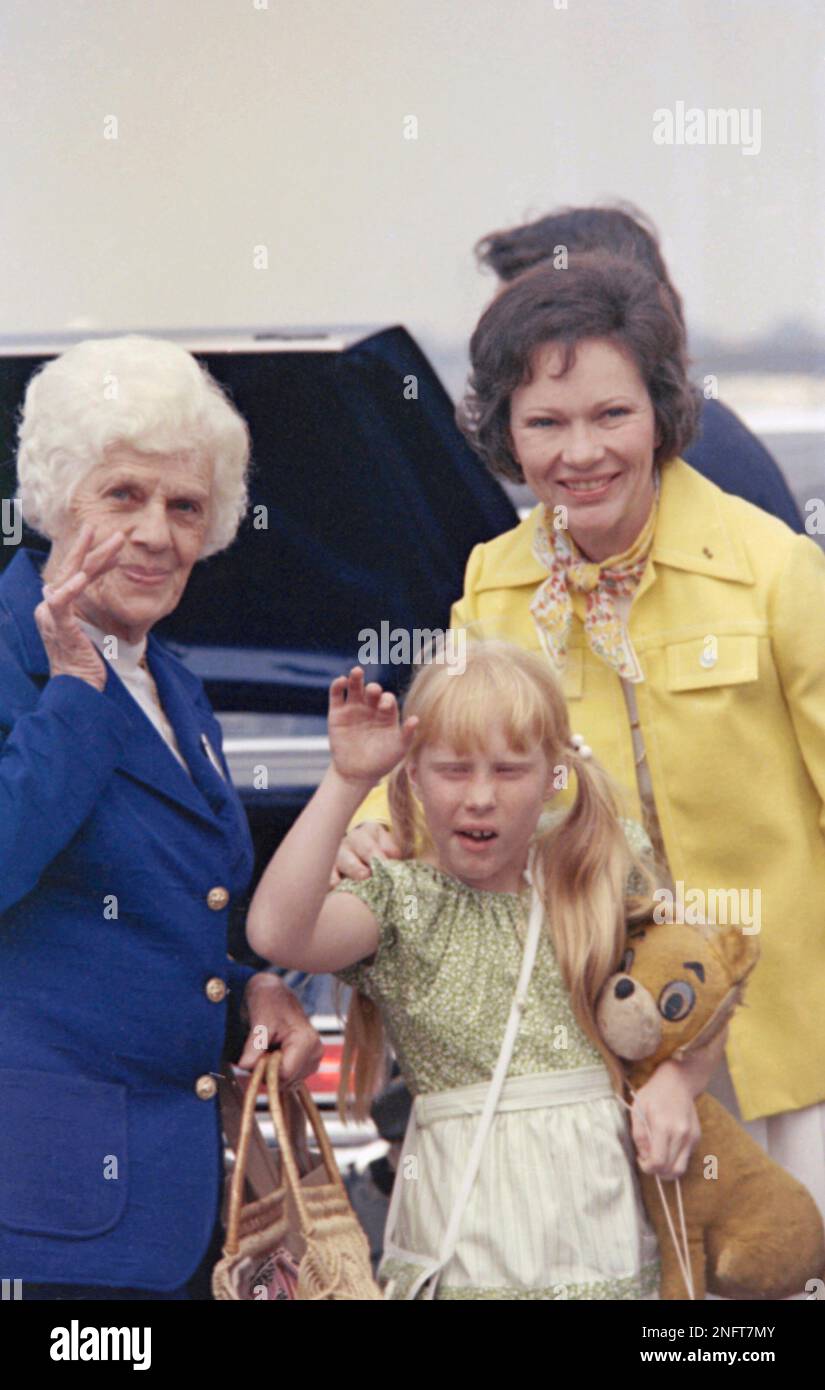 Democratic nominee for President, Jimmy Carter's family, wife Rosalynn