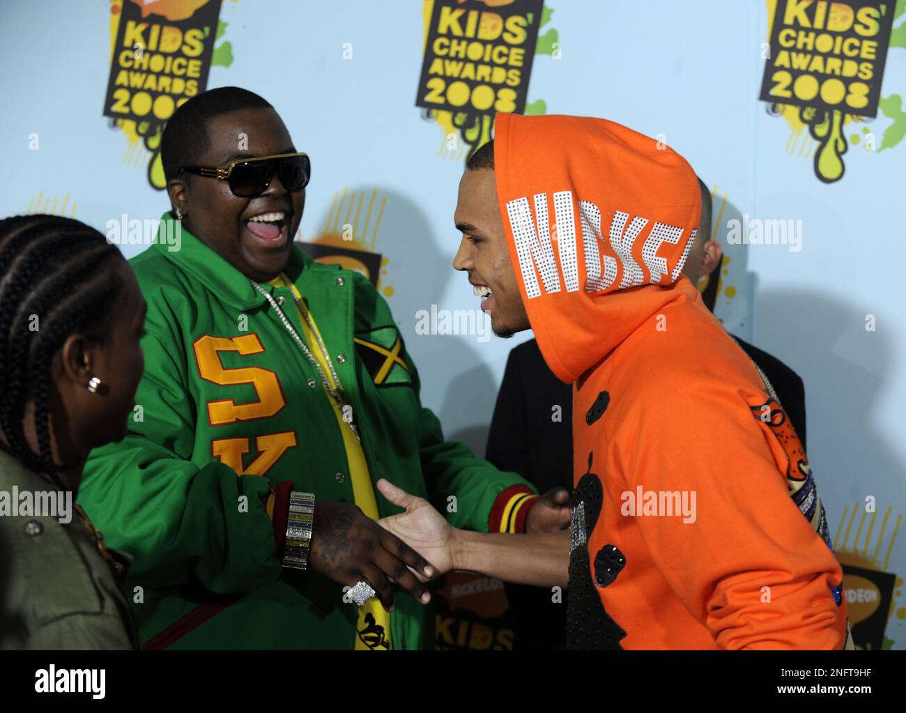 Chris Brown, right, greets Sean Kingston on the red carpet at the 21st Annual Kids' Choice