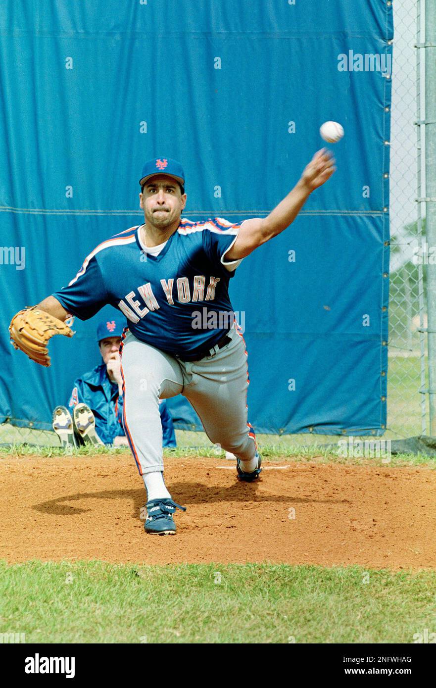 New York Mets' Sid Fernandez practices his pitching as veteran
