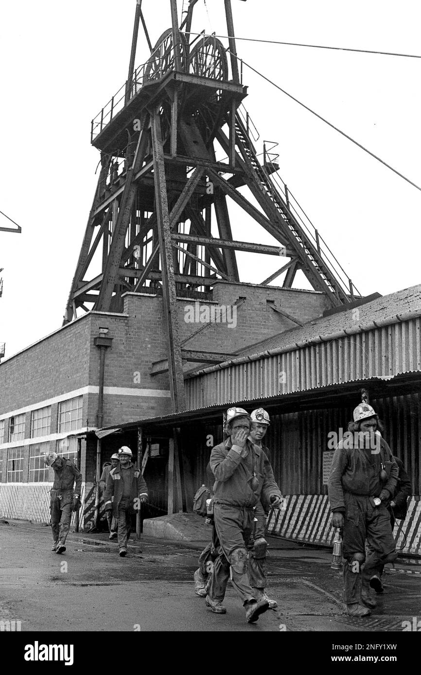 Miners underground Black and White Stock Photos & Images Alamy