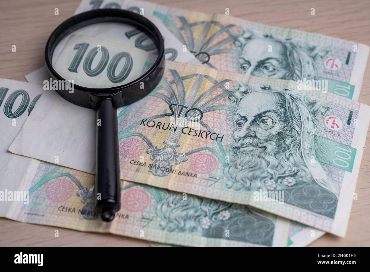 Bitcoin cash checks hi-res stock photography and images - Alamy