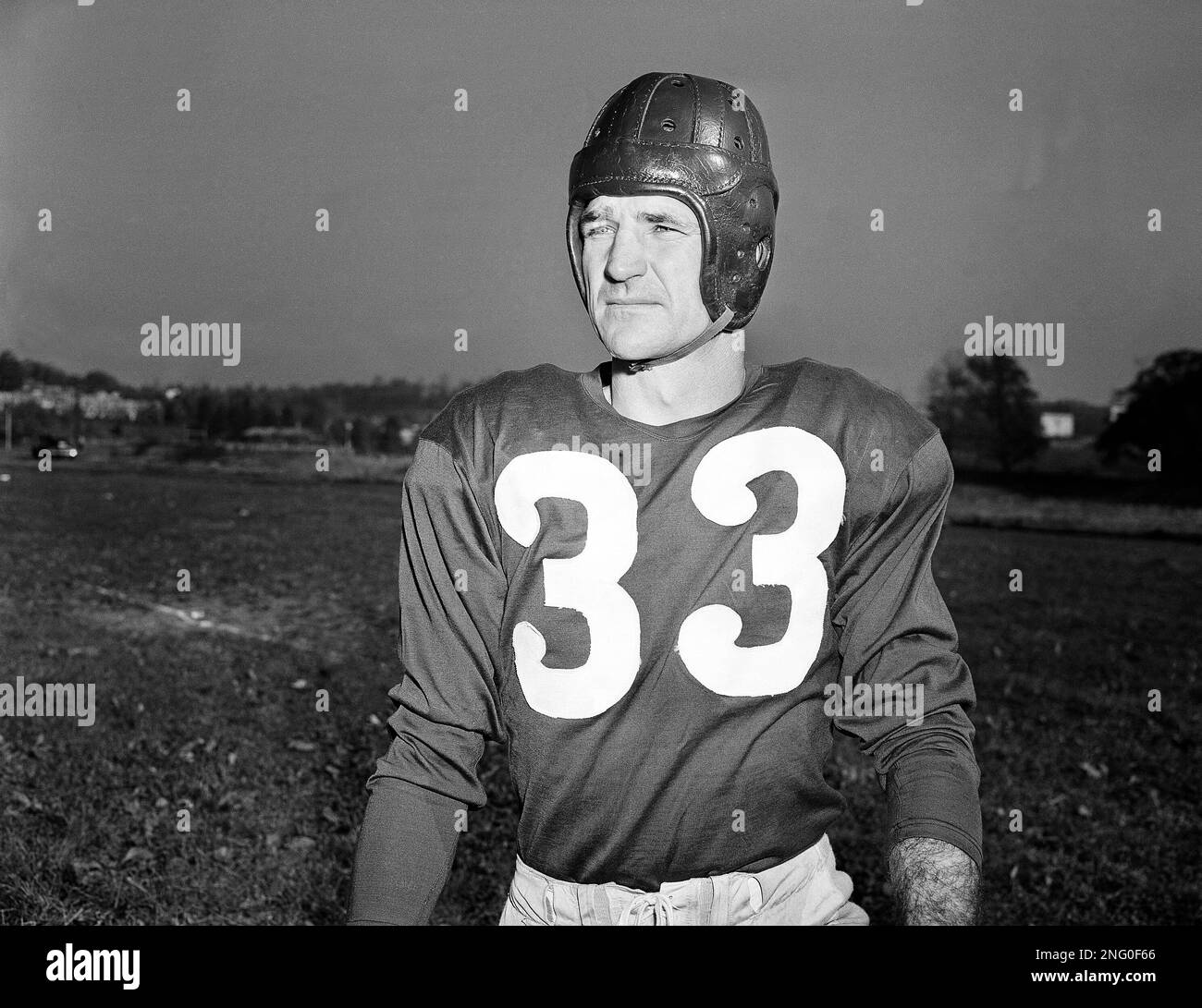Sammy Baugh (33) of the Washington Redskins during practice on October 1,  1945. (AP Photo Stock Photo - Alamy