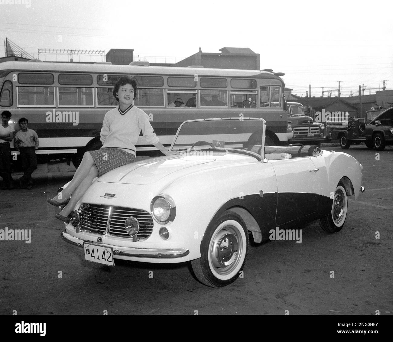 The Nissan Auto Company unveiled Japan's first mass produced sports car ...