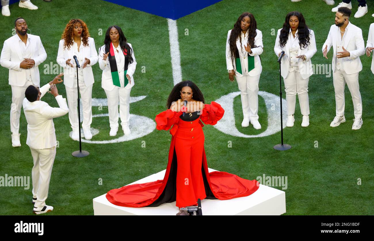 Sheryl Lee Ralph performs ''Lift Every Voice and Sing'' prior to Super Bowl LVII between the Philadelphia Eagles and the Kansas City Chiefs in Glendale, AZ on Feb 12, 2023 Mandatory Photo Credit : Charles Baus/CSM Stock Photo