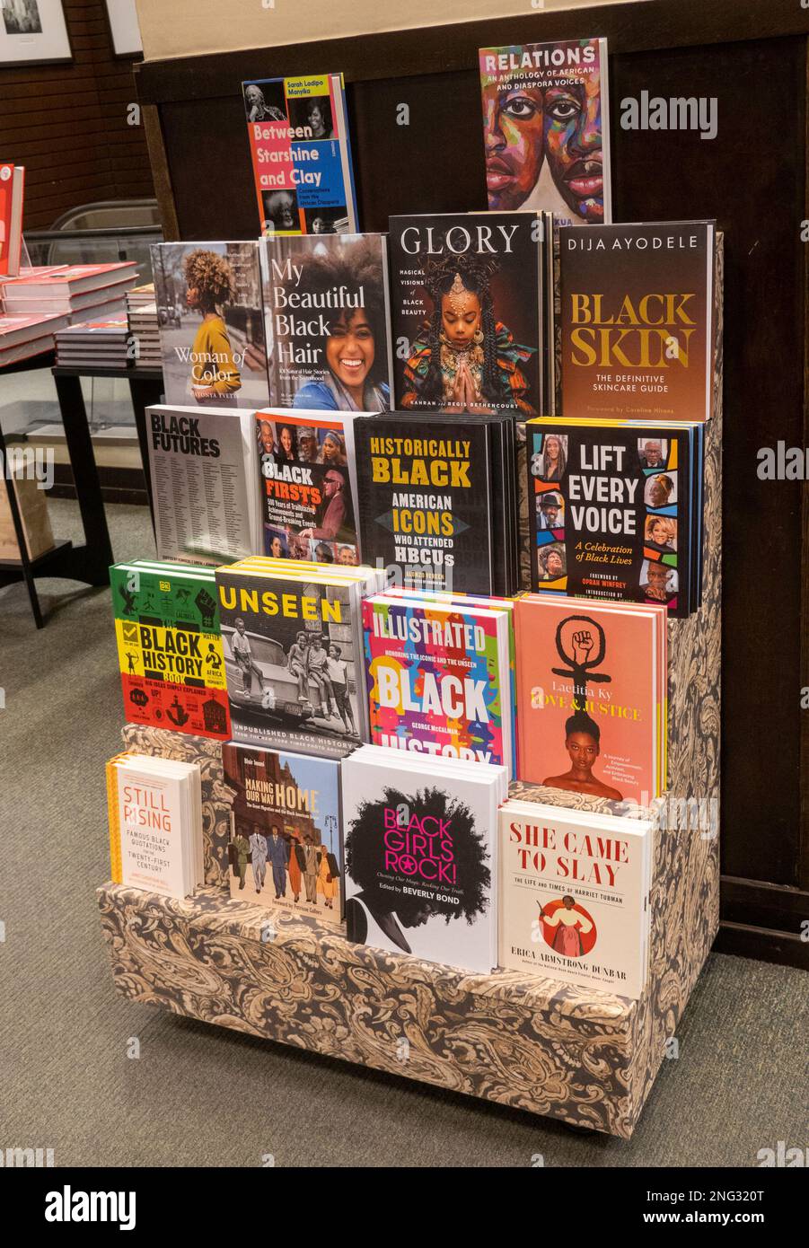 Barnes & Noble booksellers on Fifth Avenue has a large selection of books and magazines, New York City, USA  2023 Stock Photo