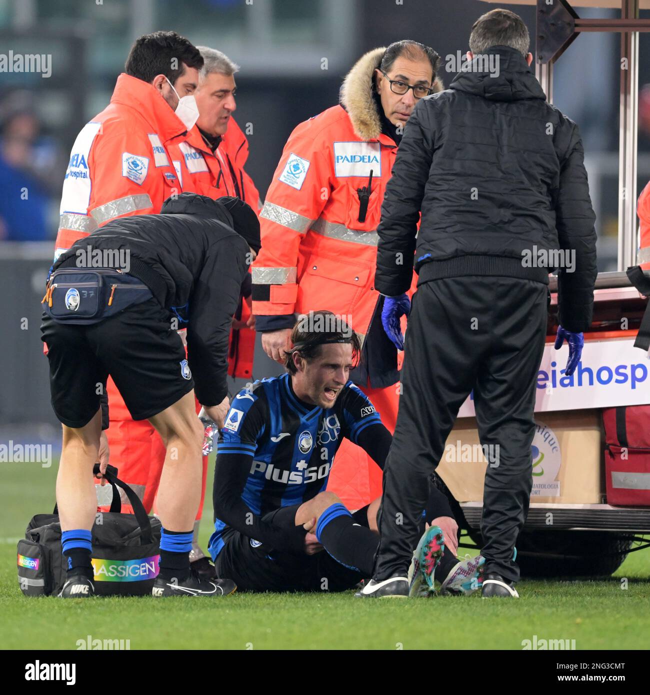 Waalwijk, Netherlands. 17th Feb, 2023. ROME - Hans Hateboer of Atalanta Bergamo injured his knee during the Italian Serie A match between SS Lazio and Atalanta BC at Stadion Olimpico on February 11, 2023 in Rome, Italy. AP | Dutch Height | GERRIT OF COLOGNE Credit: ANP/Alamy Live News Stock Photo