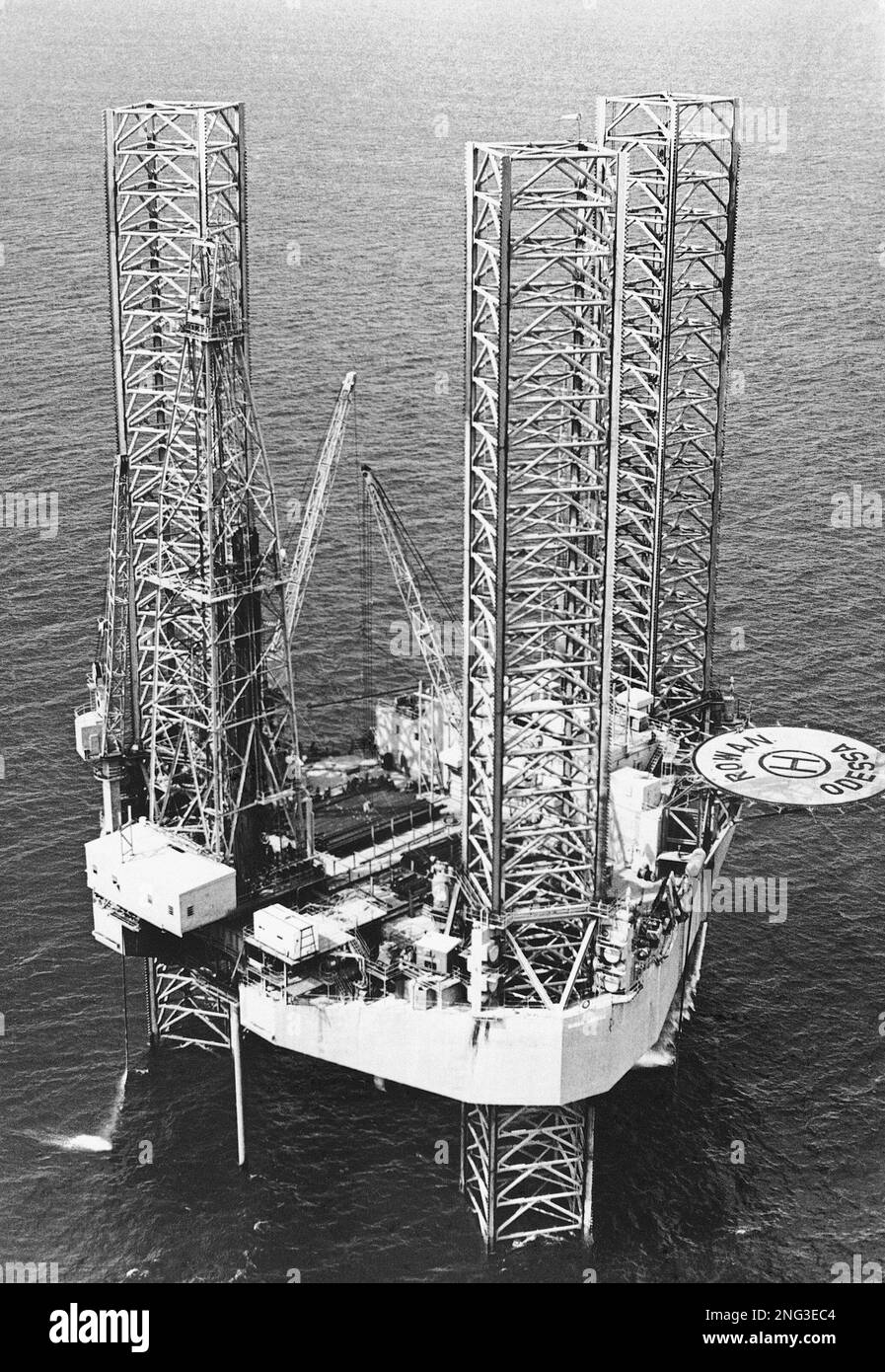 Rowan Rig Tt Like a giant sea spider, Rowan International's Jack-up Rig, the Odessa ...