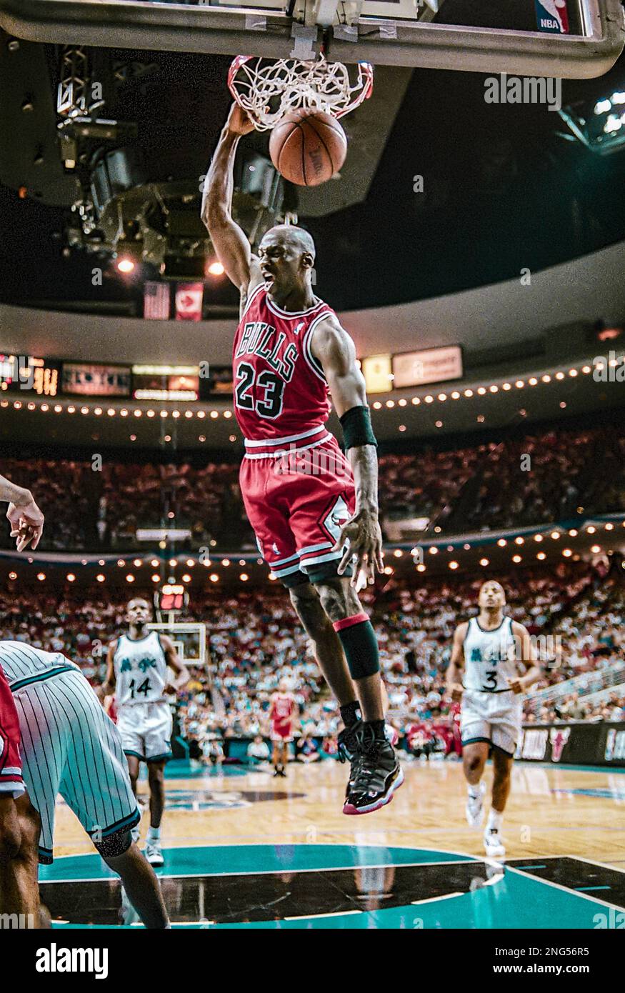 Michael jordan bulls finals 1996 hi-res stock photography and images - Alamy